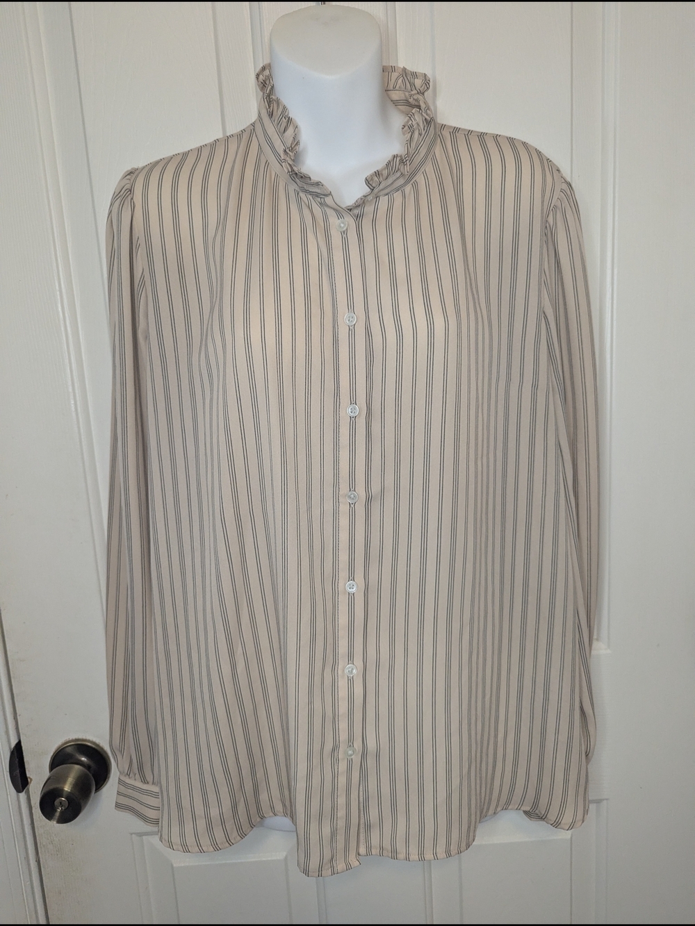 Banana Republic Striped Ruffle Trim Poet Collar Blouse‎ Button Cream Black Large